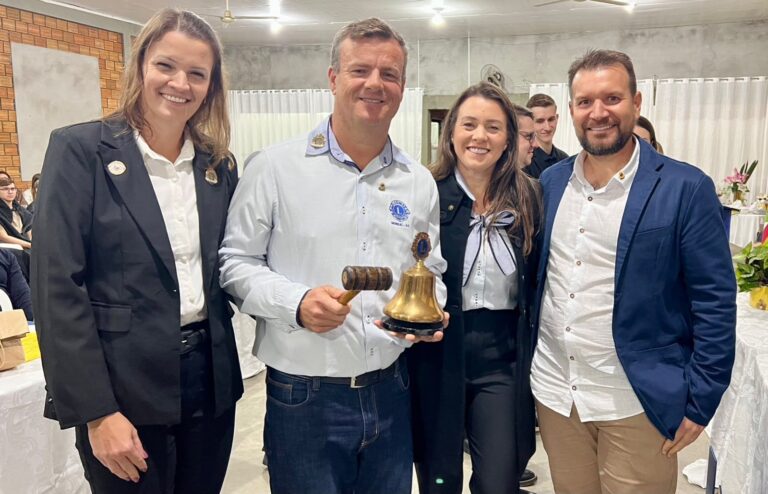 Lions Clube e Leo Clube Ômega de Mondaí empossam nova diretoria para o Ano Leonístico e Leoístico 2026/2027