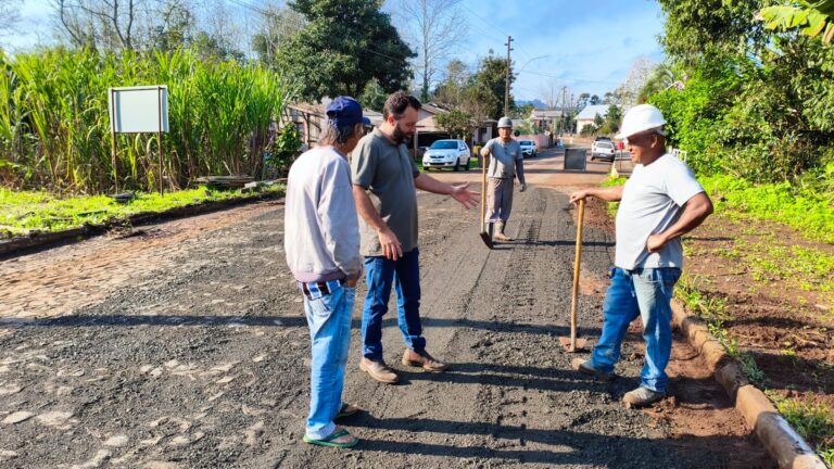 Rua Sete de Setembro recebe pavimentação em concreto